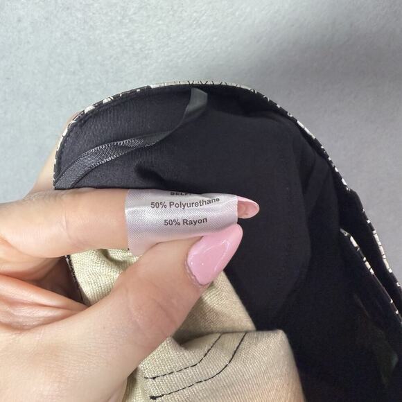 Choosy Elizabeth Snake Print Faux Leather Cropped Pants Womens Size 8 - Picture 10 of 13